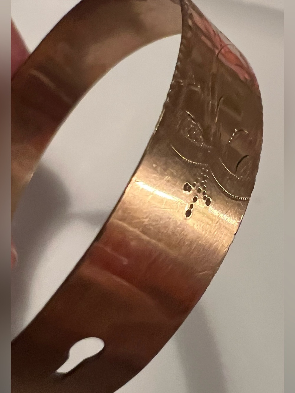 Rose Gold color Authentic vintage Etched “Victorian belt” Bracelet as-is Bangle - Picture 10 of 14
